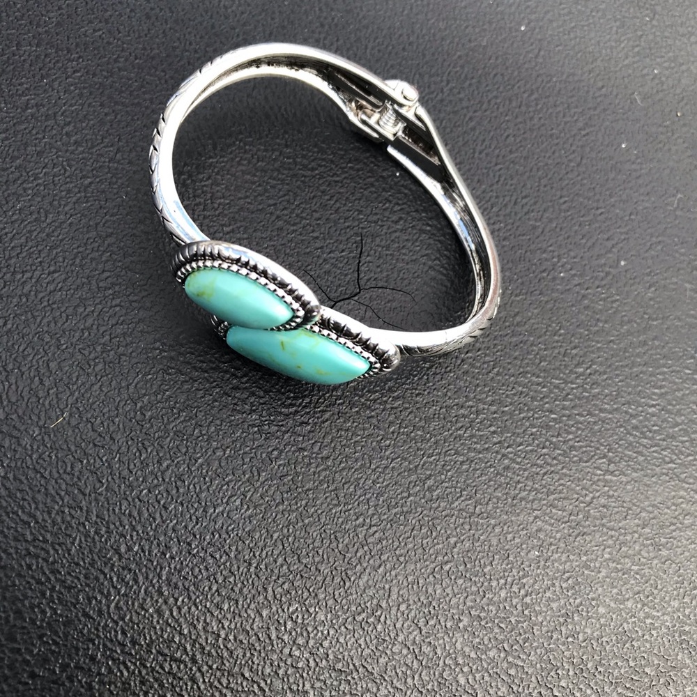 Hand bracelet - Picture 3 of 5